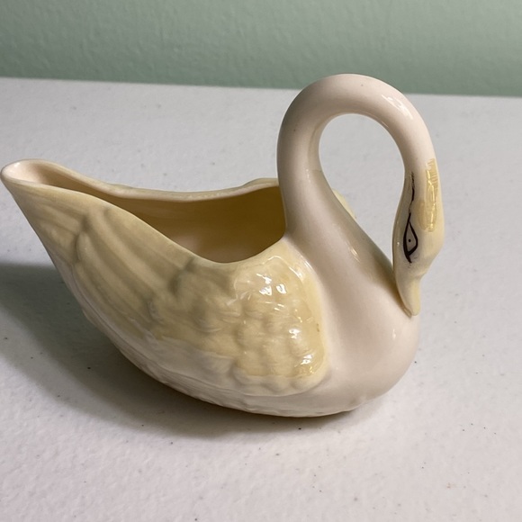 Vintage Belleek Ireland Swan Porcelain Creamer - Picture 2 of 10